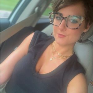 Meet your Posher, Jennifer